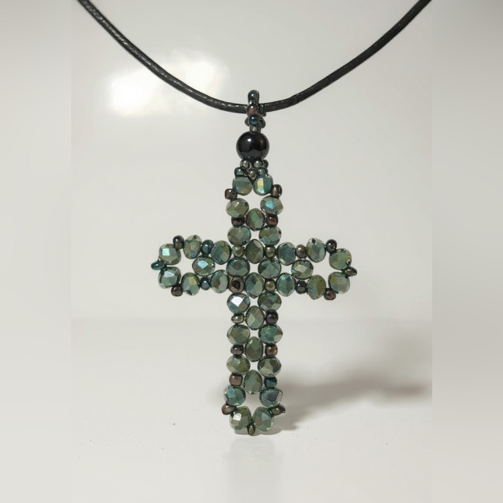 Sparkling Hand-Beaded Cross Pendant Necklace (Sea Green)